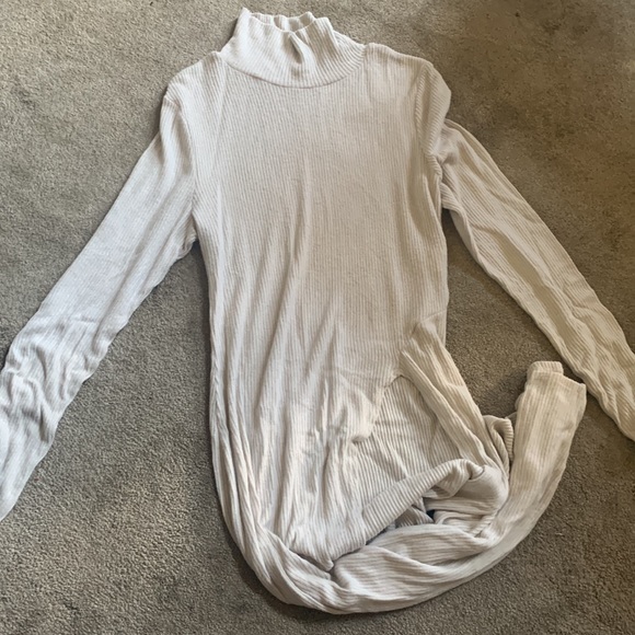 Sly Life Turtleneck Mid Length Sweater - Picture 5 of 5